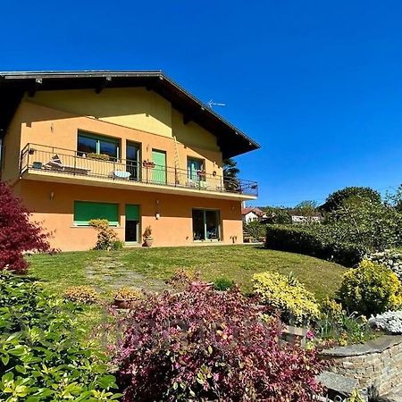 Casa Vacanza Veronica Con Giardino ヴェルバーニア エクステリア 写真