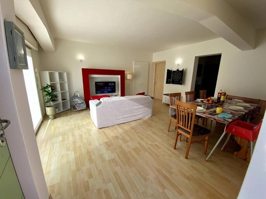Casa Vacanza Veronica Con Giardino ヴェルバーニア エクステリア 写真