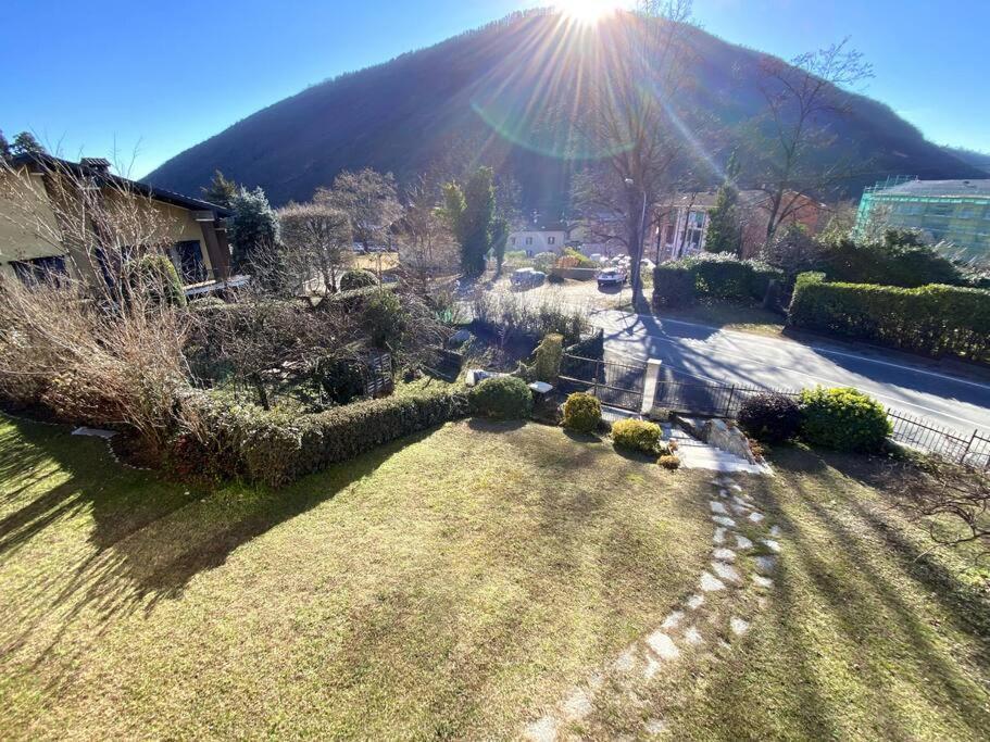 Casa Vacanza Veronica Con Giardino ヴェルバーニア エクステリア 写真
