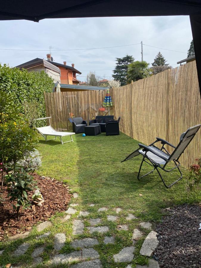 Casa Vacanza Veronica Con Giardino ヴェルバーニア エクステリア 写真