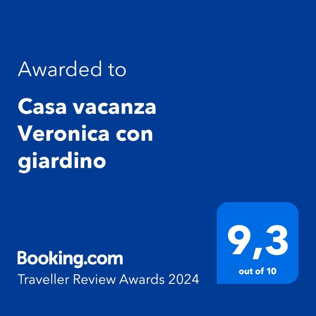 Casa Vacanza Veronica Con Giardino ヴェルバーニア エクステリア 写真